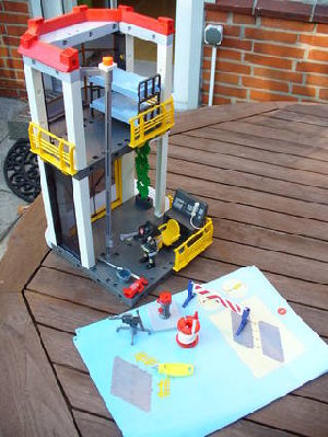 Playmobil_Feuerwehr---foto-bild-64-16420464.jpg
