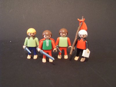 Herr der Ringe 7.jpg (201.77 KiB) 1171 mal betrachtet Merry, Frodo, Pippin und Bilbo