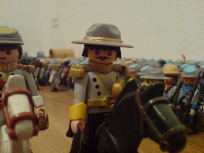 jetzt im Ernst alle klar.jpg (66.3 KiB) 1257 mal betrachtet "Alles in Ordnung bei ihnen, General? Scheint so als ob die Frösche vom Abwarten nicht viel halten."