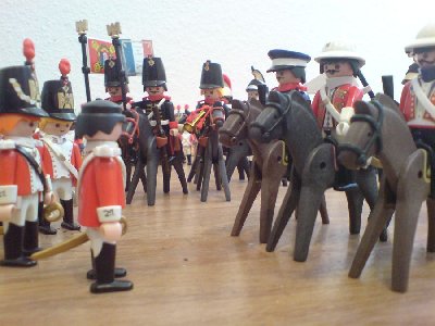 Wir reiten jetzt rüber.JPG (91.97 KiB) 1257 mal betrachtet "Oberst La Salle? Wir werden jetzt versuchen die Konföderierten zu einem Gespräch zu bewegen."