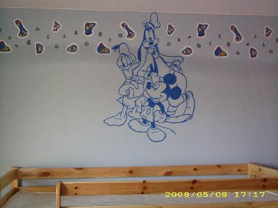 Mai 08 020.jpg (66.18 KiB) 698 mal betrachtet Die kleinen Bilder und die mit dem weißen Rand sind aus Geschenkpapier ausgeschnitten!!!