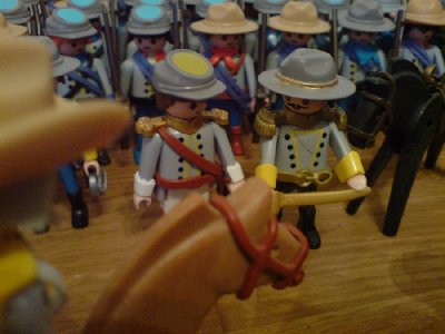 DSC00011.JPG (81.97 KiB) 1414 mal betrachtet "Collonel Morris?""General?""Bevor ich es vergesse. Die Leichte soll heute Nacht die Vorposten stellen. Ich brauche fähige Männer da draussen.""Wie sie wünschen General."