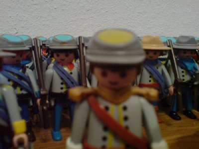 DSC00014.JPG (73.51 KiB) 1410 mal betrachtet "General Sir? Ich empfehle dass die 3. Kompanie die Arbeiten am Taleingang abschliesst. So hat es unser Erkundungstrupp heute nacht nicht so weit, Sir.""Lt.Collonel Monroe? Sie können also doch denken.