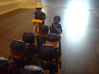 DSC00025.JPG (61.13 KiB) 1509 mal betrachtet "Eine Frage Leutnant: Ihre Uniform entspricht doch nicht der Vorschrift, oder?" "Ein Erbstück meines Vaters, Sir. Wurde genehmigt""Tja, ihr Feldmäuse seid schon ein komischer Haufen.""Sir?""Ach,...nichts."