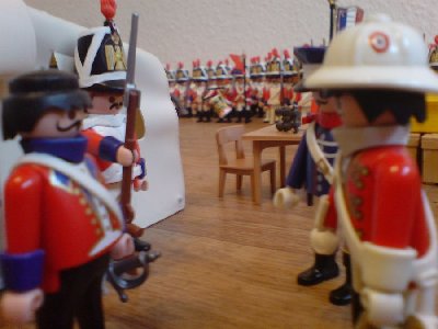 DSC00015.JPG (76.33 KiB) 1509 mal betrachtet "Mich überrascht heute nichts mehr. Es sind übrigens alle schon da. Sogar Oberst McGee hat sich aus dem Lazarett geschlichen." " Was sie nicht sagen. Na dann beginnen wir."