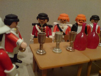 DSC00017.JPG (71.39 KiB) 1509 mal betrachtet "Die Anwesenden dürften sie ja alle schon kennen. Der etwas wild aussehende Rotschopf ist Hauptmann von Bieber, Chef der Artillerie.""Euer Majestät.""Hauptmann."