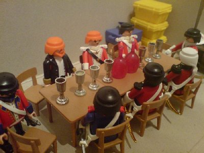 DSC00019.JPG (88.35 KiB) 1509 mal betrachtet "Nun denn. Meine Herren? Setzen sie sich doch bitte. Wir haben viel zu besprechen. Ich sehe dass Oberst La Salle so freundich war eine Erfrischung bereitszustellen."