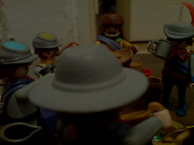 DSC00034.JPG (219.27 KiB) 1053 mal betrachtet "Also,.. mir schmeckts." "Bist halt auch ne Ratte, Rupert." "Halts Maul Roy."