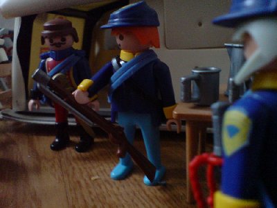 DSC00042.JPG (81.83 KiB) 1045 mal betrachtet "Alles in Ordnung Leutnant? Wo ist ihre Mütze?" "Die,... die lag wohl doch nicht im Zelt. Wei... Weitermachen."