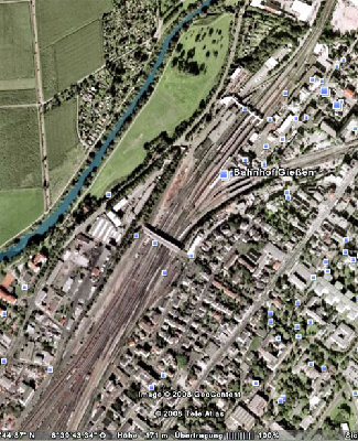 bahnhofgiessen.jpg (124.6 KiB) 1445 mal betrachtet Der Giessener Hauptbahnhof<br />bei Google-Earth.
