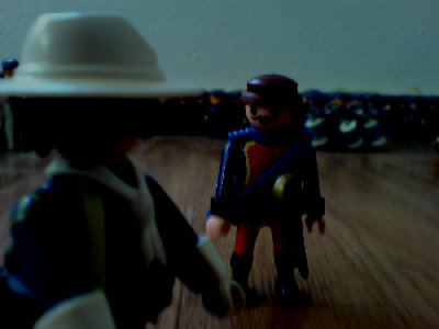 DSC00022.JPG (192.32 KiB) 1059 mal betrachtet "Ja. Sie haben den Namen genannt und auch alles andere." "Wer ist nach Lt.Collonel Wilson der nächste Kommandierende?" "Captain Flash. Wieso?"