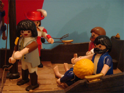 Flucht-030.jpg (177.54 KiB) 801 mal betrachtet Der Kapitän hielt den bewußtlosen Thomas in den Armen, ...