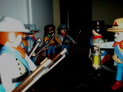DSC00010.JPG (283.91 KiB) 1045 mal betrachtet "Ok Jungs. Es ist soweit. Es müsste jetzt dunkel genug sein. Tut mir leid dass ihr schon los müsst, aber der General will endlich Gewissheit."