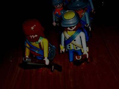 DSC00017.JPG (297.93 KiB) 989 mal betrachtet "Was ist denn los, Colt? Ist doch alles ruhig." "Da hat ein Pferd gewiehert. Alle runter."