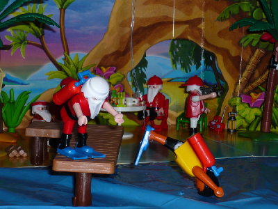 T P1010550.jpg (322.9 KiB) 1508 mal betrachtet ....noch ein bisschen ungewohnt ist der Sprung ins kalte Wasser, aber nur Mut (und dem Weihnachtsmann nach, der seinen Job bereits an den Nagel gehängt hat).......