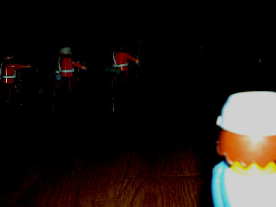 DSC00041.JPG (148.1 KiB) 973 mal betrachtet "Um die kümmert sich schon ein anderer!" "Huch! Wo kommen die den her?"