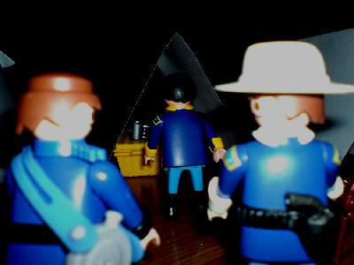 DSC00027.JPG (248 KiB) 969 mal betrachtet "Nun gut. Warten sie ich hole nur kurz meine Mütze." "Lassen sie mich reden Yank. Sie stimmen allem nur brav zu, verstanden?" "In Ordnung, Sir."