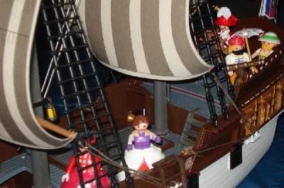 12-WeiberAufDeck.JPG (291.98 KiB) 771 mal betrachtet 12-WeiberAufDeck.JPG