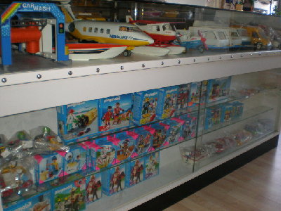P2120930.JPG (119.63 KiB) 1093 mal betrachtet meine präsentier- und Verkaufsvitrine