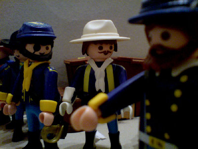 DSC00020.JPG (130.58 KiB) 996 mal betrachtet "Fragen sie Captain Anderson hier. Anderson sagen sie es ihm." "Es stimmt O`Kieff. Woodrow lügt."