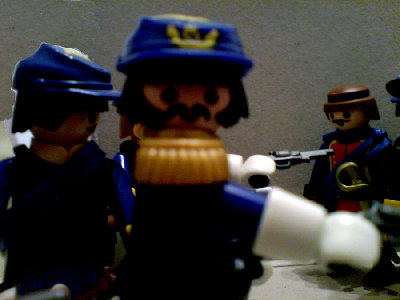 DSC00024.JPG (125.15 KiB) 996 mal betrachtet O`Kieff! Zum letzten Mal: Nehmen sie diese Subjekte fest. Ich bin ihr Collonel, verdammt nochmal."