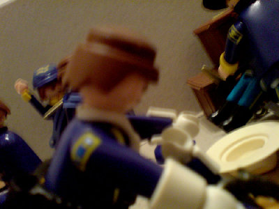 DSC00044.JPG (126.86 KiB) 996 mal betrachtet &quot;Sie sind der Verräter! Sie haben uns an die Rebs verkauft. Sie haben Amerika verraten! Dass ganze Volk!&quot;
