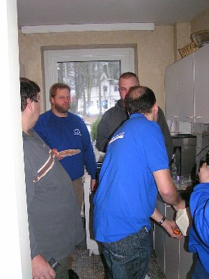 PICT0213.JPG (128.57 KiB) 1093 mal betrachtet Wie immer einer der gefragtesten Orte - die Küche...