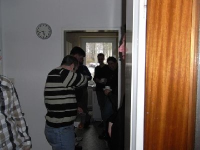Februar 003.jpg (34.04 KiB) 521 mal betrachtet Der Vorteil von Gegenlichtaufnahmen - man wir nicht erkannt!