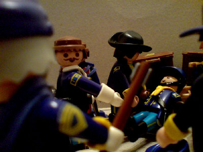 DSC00018.JPG (143.35 KiB) 1076 mal betrachtet "Könnte mal langsam einer den Müll rausbringen? Er fängt schon an zu stinken."