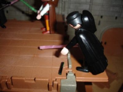 DSC03990.JPG (15.64 KiB) 991 mal betrachtet Sidius nimmt Darth Vaders Laserschwert.