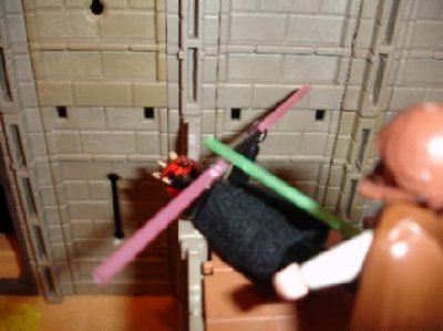 DSC03994.JPG (19.94 KiB) 995 mal betrachtet Obi-Wan und Darth Maul kämpfen noch immer.