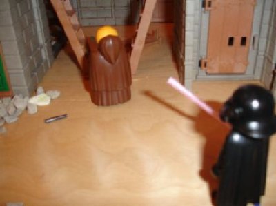 DSC03991.JPG (15.55 KiB) 1001 mal betrachtet Inzwischen schleicht sich Darth Vader an Luke heran.