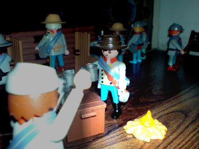 DSC00034.JPG (148.77 KiB) 1104 mal betrachtet "Luitenant?" "Private?" "Dixieman hats auch geschafft. Er hat auch diese Mütze."