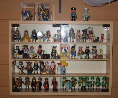 Vitrine3.jpg (36.55 KiB) 997 mal betrachtet Vitrine3.jpg