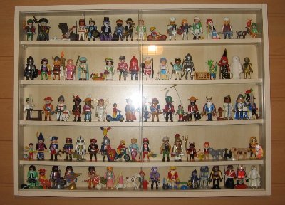 Vitrine2.jpg (35.1 KiB) 695 mal betrachtet Vitrine2.jpg