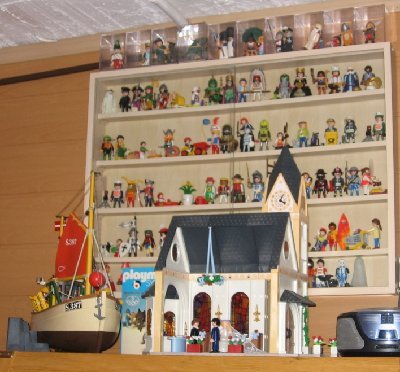 Vitrine1.jpg (41.16 KiB) 680 mal betrachtet Vitrine1.jpg