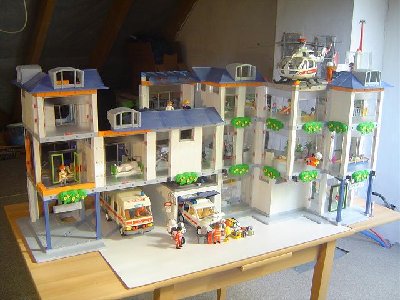 Krankenhaus von vorne.JPG