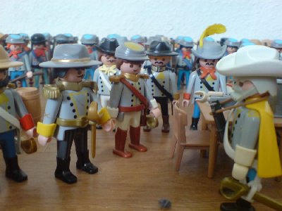 DSC00052.JPG (78.67 KiB) 1014 mal betrachtet "Wechseln sie die Züge fleissig aus meine Herren. Wir brauchen ein konstantes Gewehrfeuer. Bedenken sie dass uns unsere eigene Artillerie nur eingeschränkt unterstützen kann."