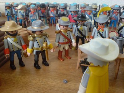 DSC00057.JPG (89.48 KiB) 1013 mal betrachtet "Wir sind der Amboss, Bennain ist der Hammer und dazwischen sitzt ein kleiner Frosch."