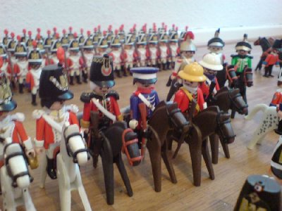 DSC00103.JPG (93 KiB) 1058 mal betrachtet "Meinen Glückwunsch La Salle. Ihr Hauptmann Dupont hat einen zackigen Aufmarsch hingelegt. So hatte ich mir dass vorgestellt."