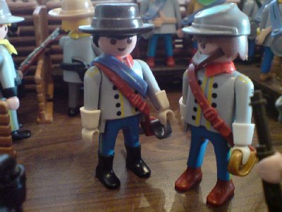 DSC00184.JPG (87.55 KiB) 1335 mal betrachtet "Die Männer sind nervös, Sir." "Und sie, Mason?" "Ich? Ich habe noch nie gegen die Franzosen gekämpft. Ich bin... verunsichert" " Verständlich, aber keine Sorge Luitenant."