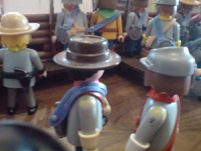 DSC00185.JPG (76.09 KiB) 1129 mal betrachtet "Die Froggs werden wie ein Rammbock auf Morris zustürmen und uns links liegen lassen. Wir müssen hier nur abwarten und wenn der Sturm losbricht die Überlebenden Frenchies einsammeln."