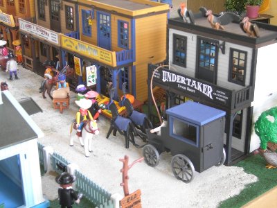 Red Mountain City 010.JPG (205.23 KiB) 1569 mal betrachtet Red Mountain City 010.JPG