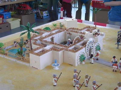 Stargate 004.JPG (228.77 KiB) 1422 mal betrachtet Die Verwendung des Grabräuberversteckes einfach klasse. Hat's da beim DS &quot;gebrummt&quot; oder habt Ihr so viele Packungen &quot;geschlachtet&quot;?