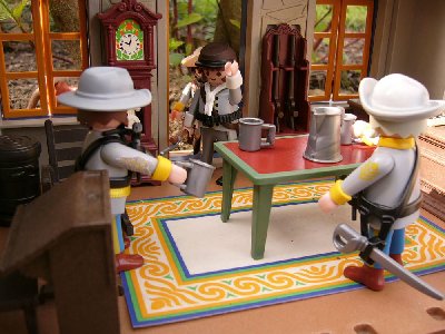 Playmobil 011.JPG (134.12 KiB) 981 mal betrachtet &quot;Sir, ein Meldereiter vom General&quot;<br />&quot;Soll reinkommen - Danke Soldat&quot;