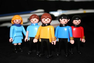 Crew Custom 03.jpg (71.54 KiB) 1547 mal betrachtet Langsam wächst die Crew: Schwester Chapel, Pille, Kirk, Spock und Scotty (von links nach rechts)