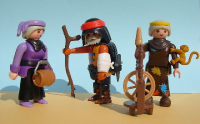 Grundschule176.JPG (90.73 KiB) 1696 mal betrachtet So und ähnlich sieht die ältere Generation der Leute von Dragons´ Rock aus.