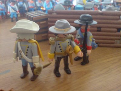 DSC5.JPG (66.17 KiB) 947 mal betrachtet "Sir? Wir kriegen gleich Gegenwind." "Ruhig Blut. Strahlen sie Zuversicht aus, Morris. Captain Lockley! Lassen sie die Palissaden wieder aufstellen!"