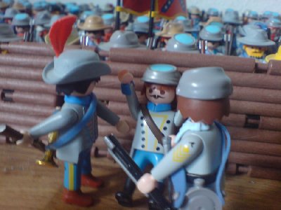 DSC22.JPG (76.55 KiB) 1034 mal betrachtet &quot;Unnnngh.&quot;<br />&quot;Sir! Sind sie verwundet?&quot; &quot;Kümmert euch nicht um mich. Die Männer sollen aufschliessen.&quot;