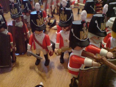 DSC00778.JPG (94.21 KiB) 1033 mal betrachtet &quot;Sir. 2. Zug zur Stelle.&quot; &quot;Das wurde auch, verdammt nochmal, Zeit. Haben sie Schilde mir?&quot; &quot;Natürlich.&quot; &quot;Gut. Flanke verlängern.&quot; &quot;Sofort, Sir.&quot;